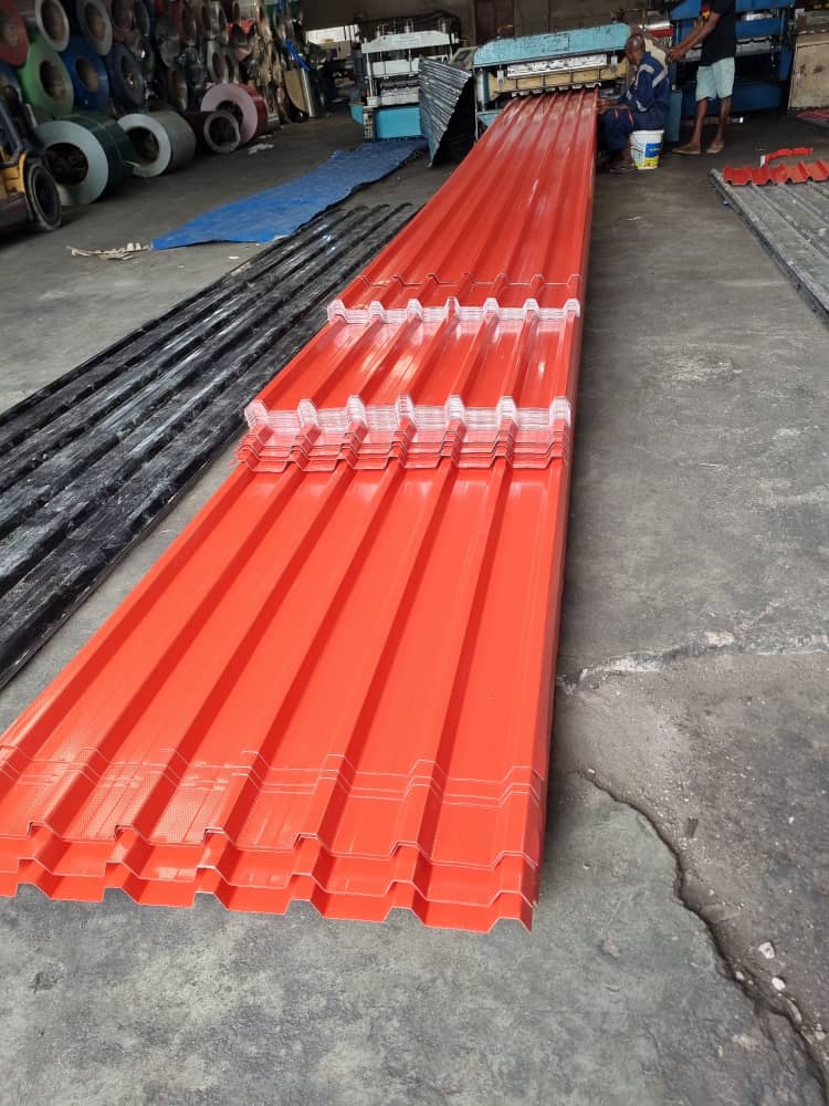 Fresh red long-span aluminium roofing sheets